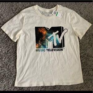 Cute Basic Tee Shirt - Wardrobe Necessity - MTV